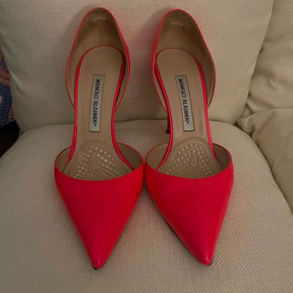 Beautiful pair of Manolo Blahniks